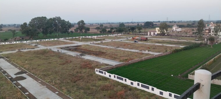 Garden, nipania  900 Sq.Yd. Plot In Nipania Indore 9093973