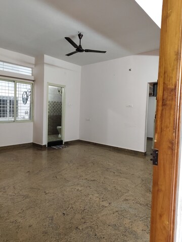 Room in 2 BHK Apartment at MH Apartments, Rt Nagar – for Rent