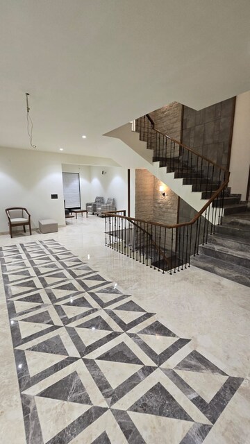 Lobby in 6 BHK Villa at Sector 70 – for Sale