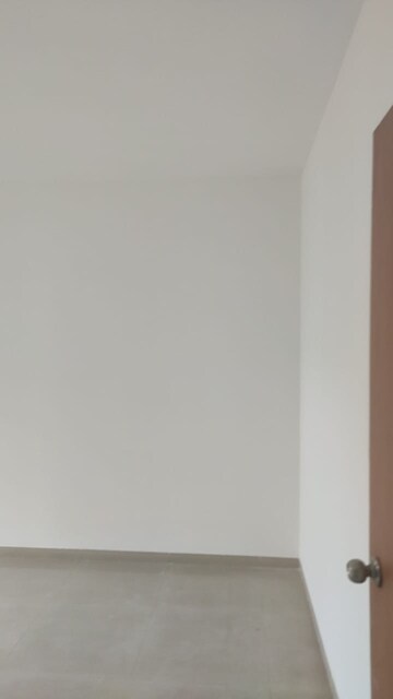 Room in 2.5 BHK Apartment at Avalon Elysium CHS Ltd, Wakad – for Rent