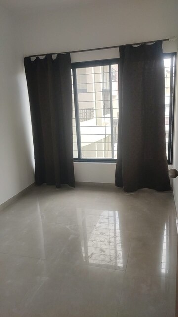 Room in 2.5 BHK Apartment at Avalon Elysium CHS Ltd, Wakad – for Rent