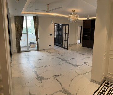 Room in 4 BHK Apartment at Park View Apartments Gurgaon, Sector 56 – for Sale