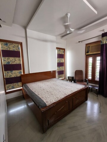 Bedroom in 2 BHK Builder Floor at Sector 5 – for Rent