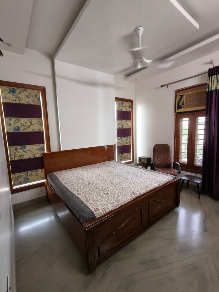 Bedroom, sector 5 2 Bedroom 1200 Sq.Ft. Builder Floor In Sector 5 Gurgaon 9093992