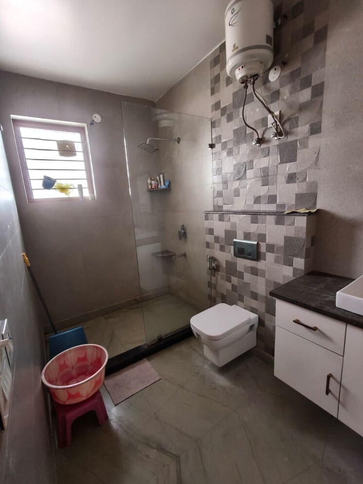 Bathroom, sector 5 2 Bedroom 1200 Sq.Ft. Builder Floor In Sector 5 Gurgaon 9093992