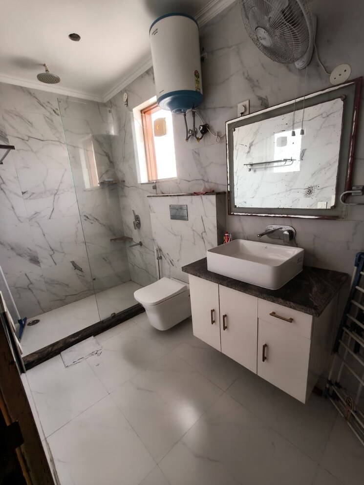 Team Area, sector 5 2 Bedroom 1200 Sq.Ft. Builder Floor In Sector 5 Gurgaon 9093992