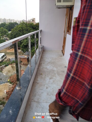 Balcony in Studio Builder Floor at Sector 40 – for Rent