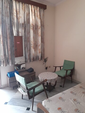 Team Area in 1 BHK Independent House at RWA Apartments Sector 27, Sector 27 – for Rent