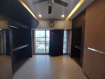 Room in 3 BHK Apartment at Dadar West – for Sale