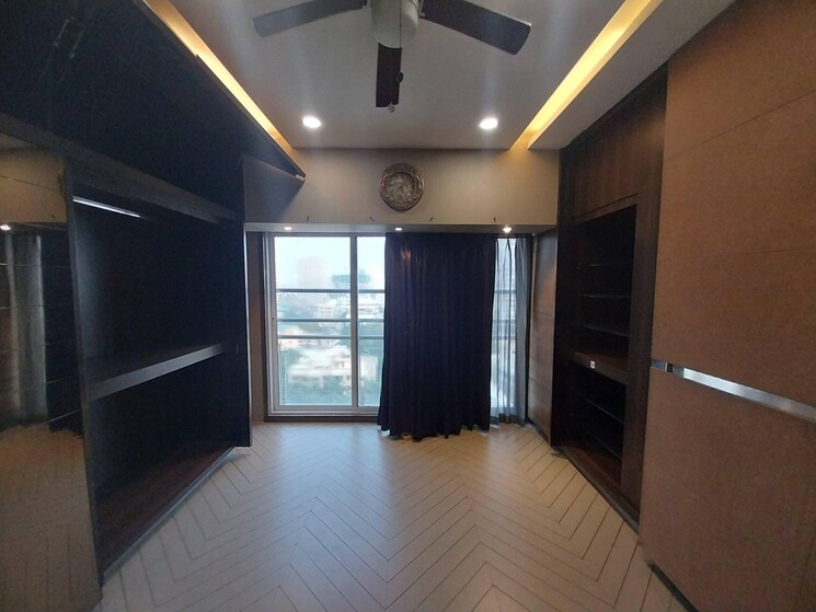 Room, dadar west 3 Bedroom 1650 Sq.Ft. Apartment In Dadar West Mumbai 9094008