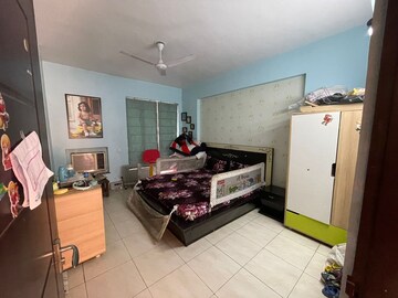 Team Area in 2 BHK Apartment at Unitech The Residences Sector 33, Sector 33 – for Rent