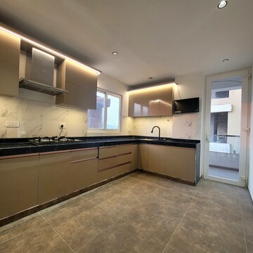 Kitchen in 2.5 BHK Independent House at RWA Apartments Sector 27, Sector 27 – for Rent