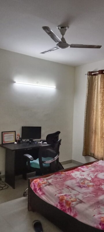 Team Area in 3 BHK Apartment at Unitech The Residences Sector 33, Sector 33 – for Rent