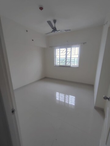 Room in 3 BHK Apartment at Avon Vista, Balewadi – for Rent