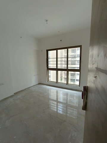 Room in 1 BHK Apartment at Kanakia Rainforest, Andheri East – for Rent