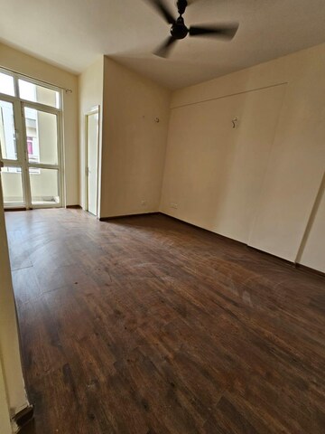 Room in 2 BHK Builder Floor at Wave Dream Homes, Wave City – for Rent