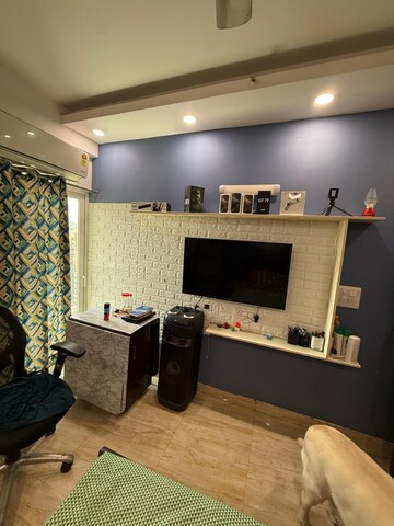 Room in 3 BHK Apartment at Town Park White Orchid, Sector 16c Greater Noida – for Sale