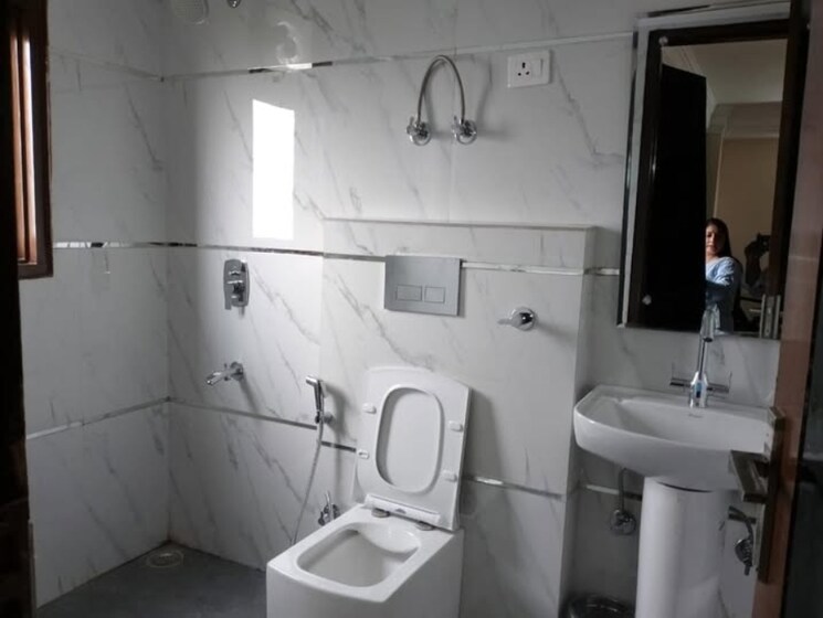 Bathroom, saket Studio 350 Sq.Ft. Apartment In Saket Delhi 9094112