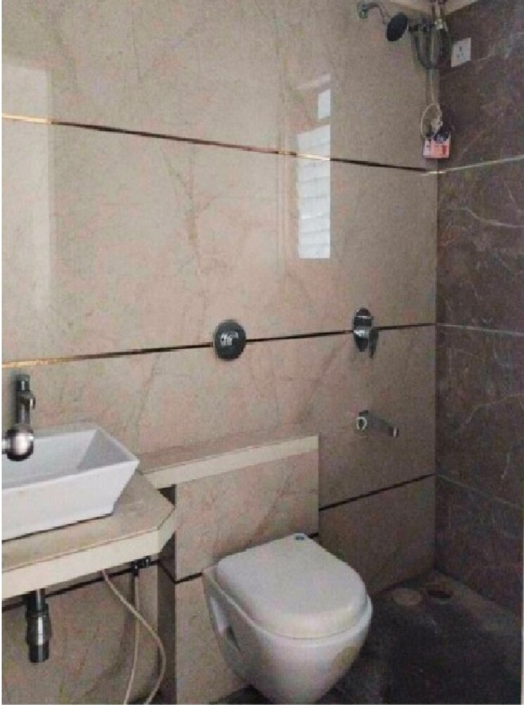 Attached Bathroom, vardhman-grandeur 3 Bedroom 845 Sq.Ft. Apartment In Andheri West Mumbai 9094104