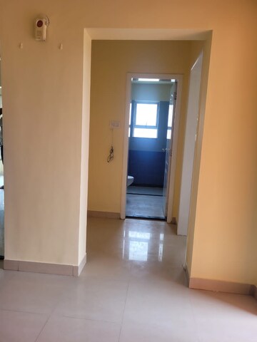 Room in 2 BHK Apartment at Zircon Ventures CHS Ltd, Viman Nagar – for Rent