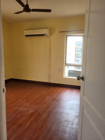 Room in 2 BHK Apartment at Zircon Ventures CHS Ltd, Viman Nagar – for Rent