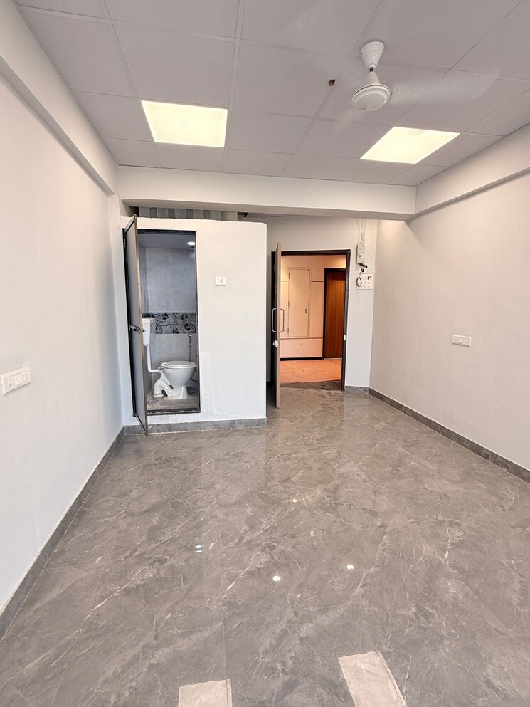 Room, lodha-signet-palava Commercial Office Space 250 Sq.Ft. In Dombivli East Thane 9094155