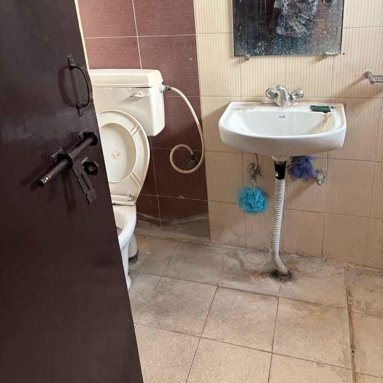 Bathroom, srs-residency 2 Bedroom 720 Sq.Ft. Apartment In Sector 88 Faridabad 9094159