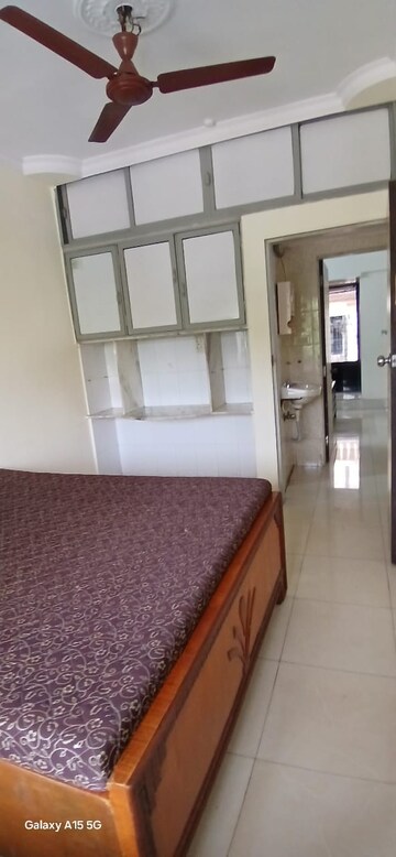 Room in 1.5 BHK Apartment at Andheri West – for Rent