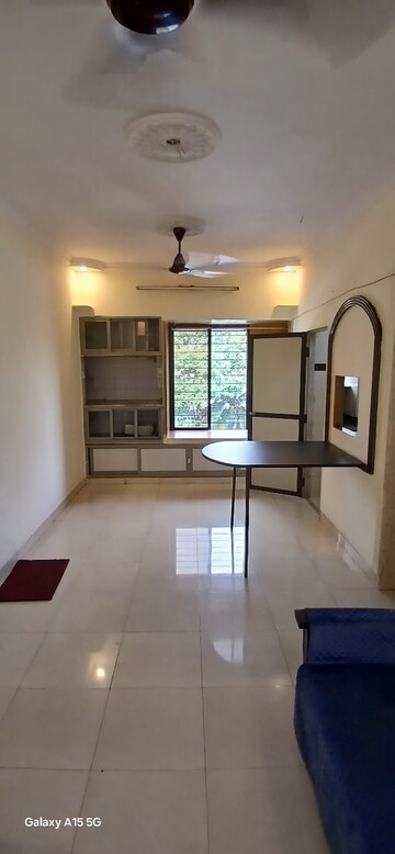 Room in 1.5 BHK Apartment at Andheri West – for Rent