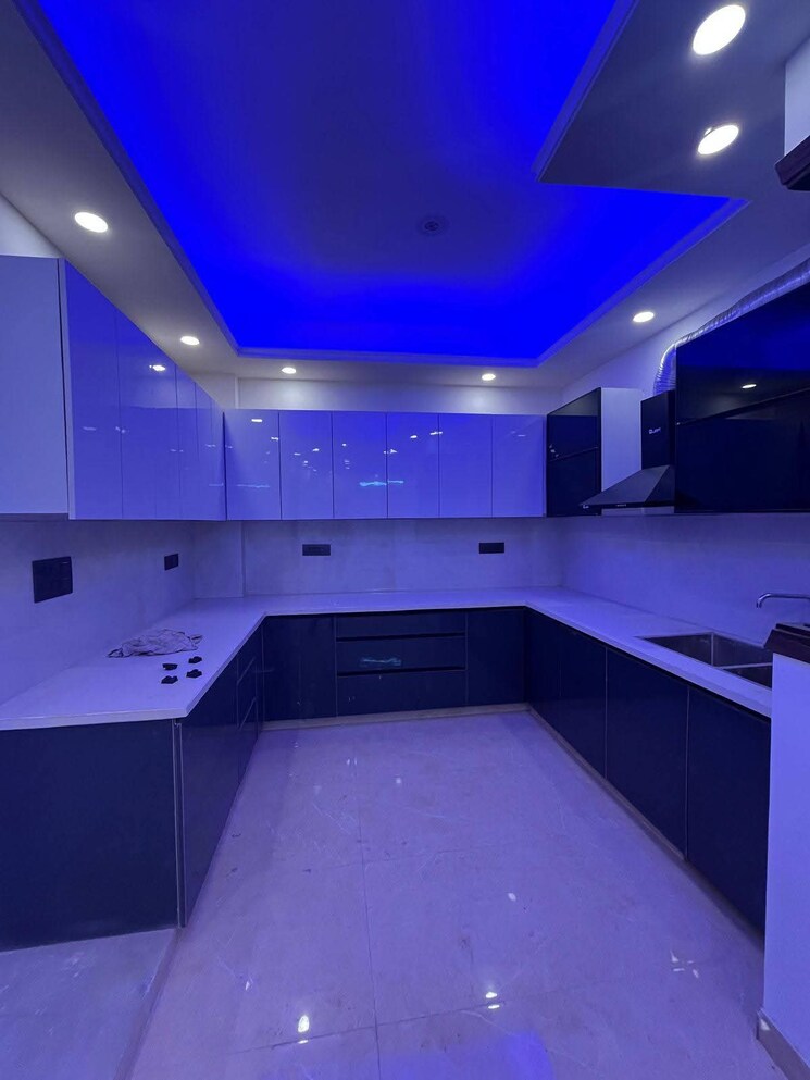 Kitchen, freedom fighters enclave 3 Bedroom 1800 Sq.Ft. Builder Floor In Freedom Fighters Enclave Delhi 9094168