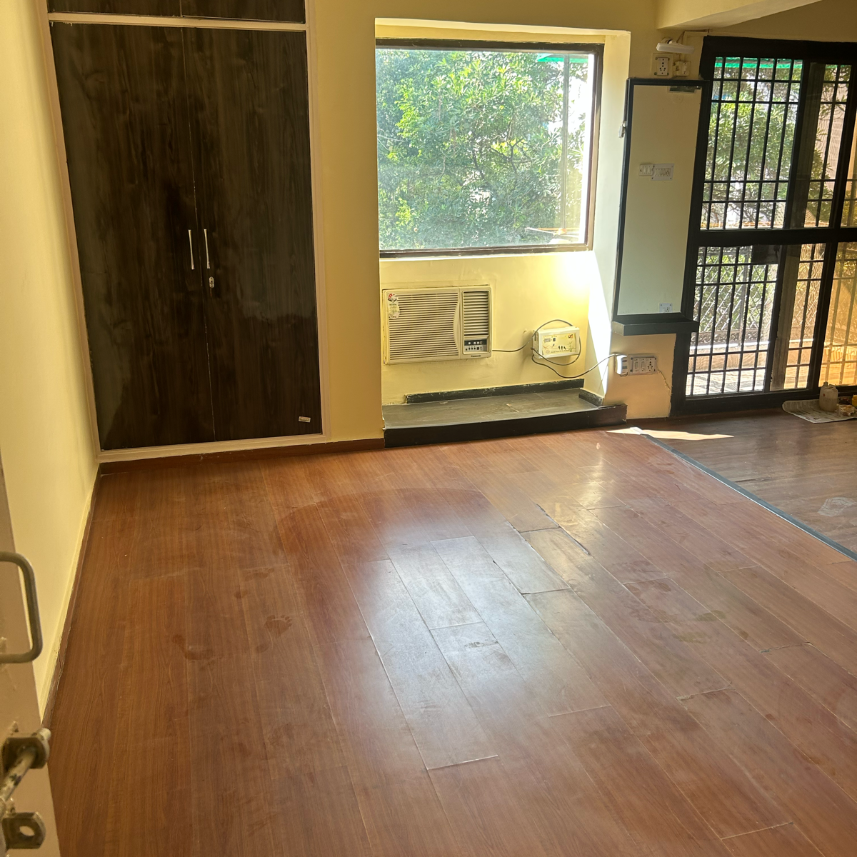 3 BHK Apartment For Sale in Jal Vayu Vihar Noida