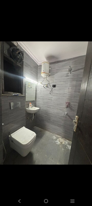 Bathroom in 1 BHK Builder Floor at Saket – for Rent