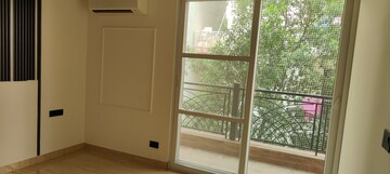 Room in 4 BHK Apartment at Ansal API Esencia, Sector 67 – for Rent