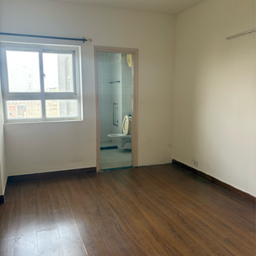 Room in 3 BHK Apartment at BPTP The Resort, Mortzapur – for Rent