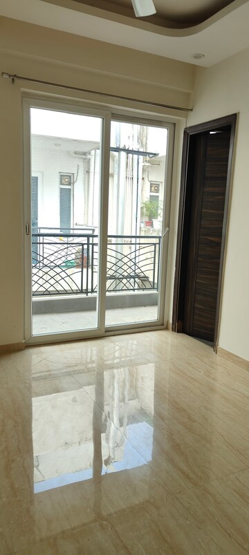Room in 4 BHK Apartment at Ansal API Versalia, Sector 67a – for Sale
