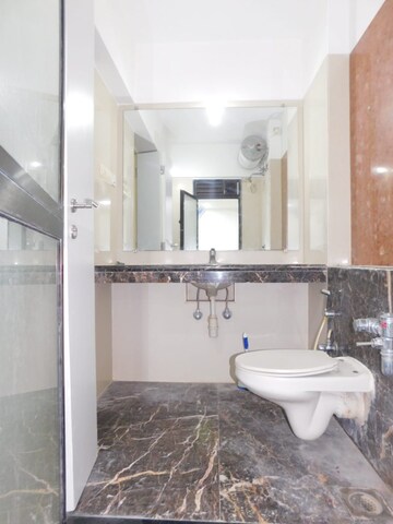 Master Bedroom in 2 BHK Apartment at Kalpataru Estate Mumbai, Jogeshwari East – for Rent