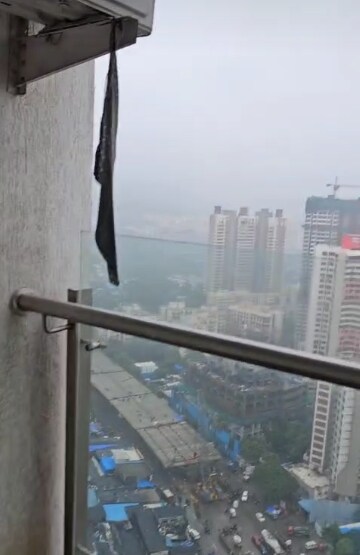 Furnished Amenities in 2 BHK Apartment at JP Decks, Goregaon East – for Rent