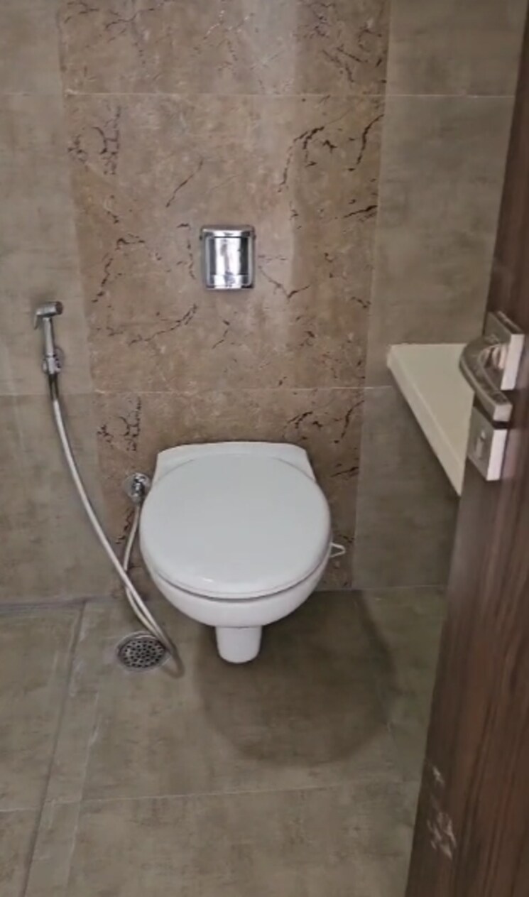 Bathroom, jp-decks 2 Bedroom 845 Sq.Ft. Apartment In Goregaon East Mumbai 9094253