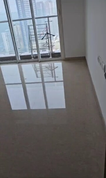 Room in 2 BHK Apartment at JP Decks, Goregaon East – for Rent