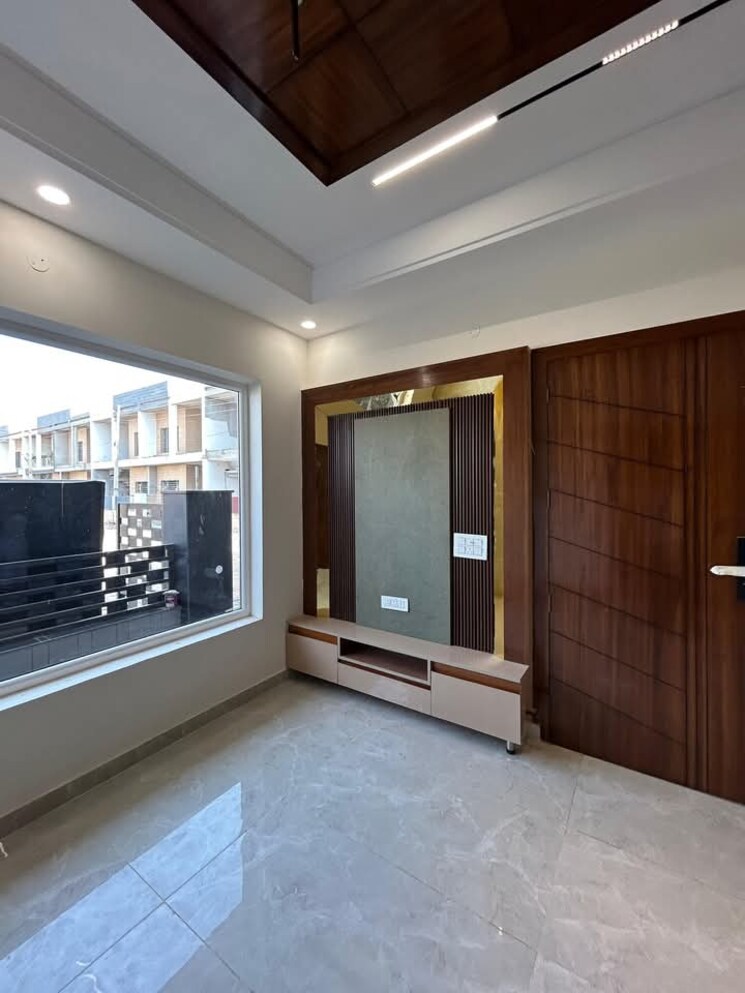 Room, sector 124 3 Bedroom 115 Sq.Yd. Independent House In Sector 124 Mohali 9094264