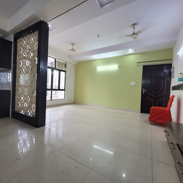 Room in 2 BHK Apartment at Crossing Republik, Crossing Republic – for Sale