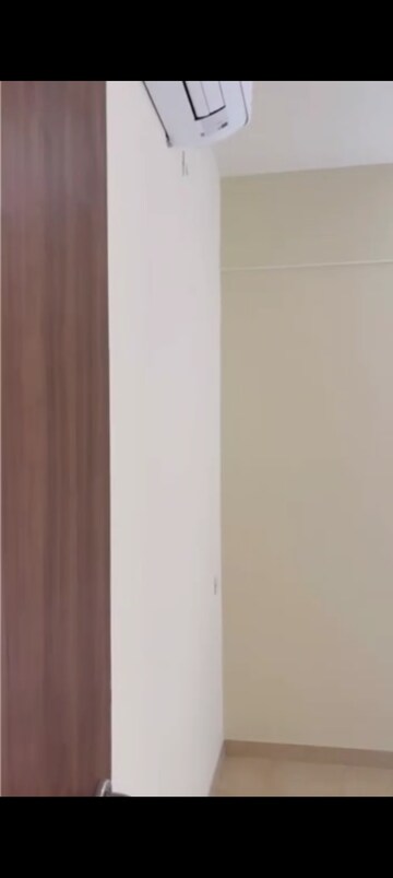 Room in 2 BHK Apartment at Lodha Sterling Tower K, Kolshet Road – for Rent