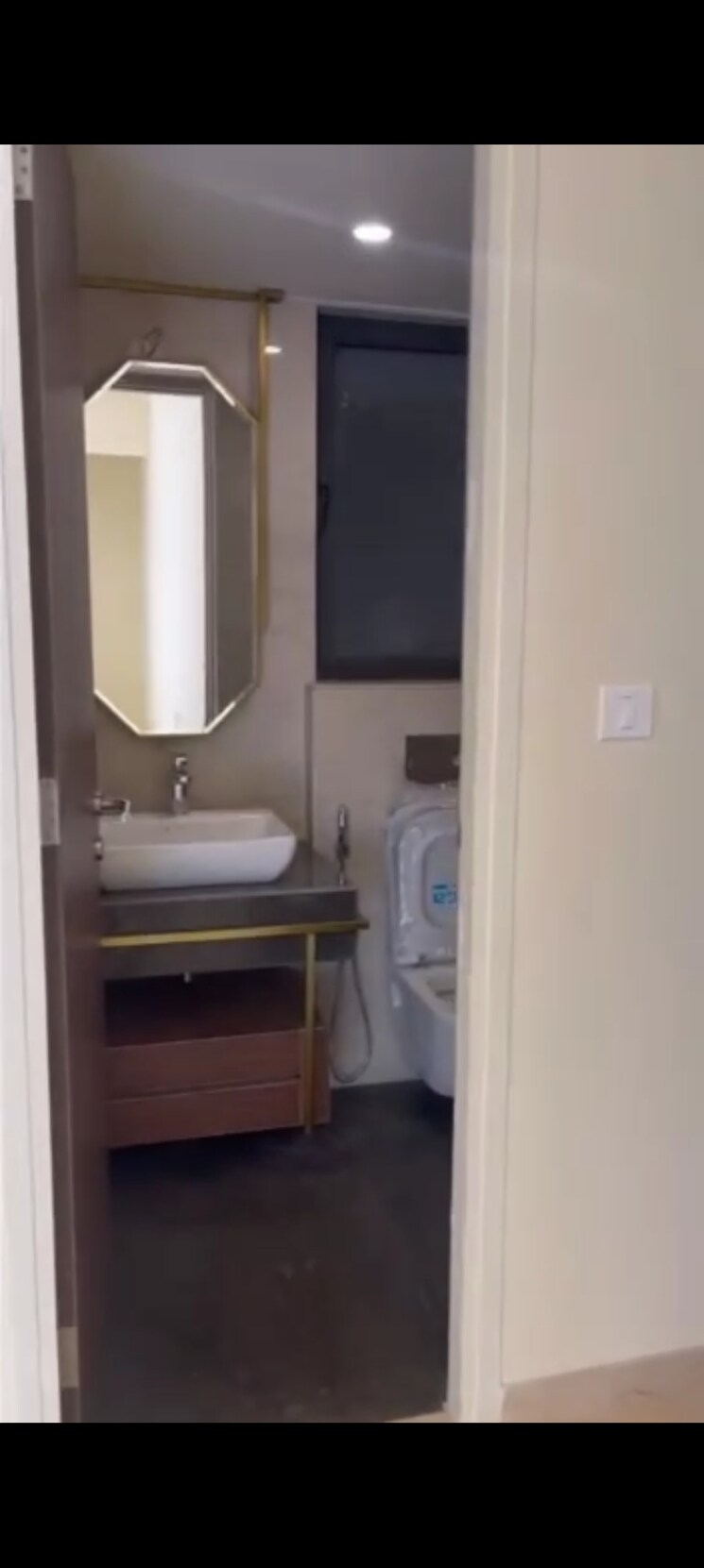 Bathroom, lodha-sterling-tower-k 2 Bedroom 865 Sq.Ft. Apartment In Kolshet Road Thane 9094280