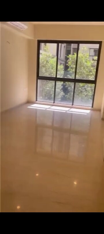 Room in 2 BHK Apartment at Lodha Sterling Tower K, Kolshet Road – for Rent
