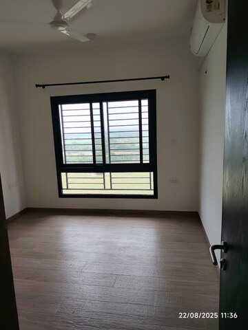 Room in 3 BHK Apartment at Sobha City Gurgaon, Sector 108 – for Rent
