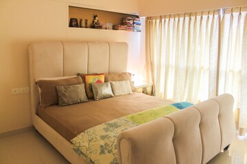 Bedroom in 3 BHK Apartment at Sea Garden View, Santacruz West – for Sale