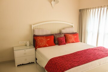 Bedroom in 3 BHK Apartment at Sea Garden View, Santacruz West – for Sale
