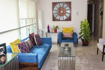 Living Room in 3 BHK Apartment at Sea Garden View, Santacruz West – for Sale