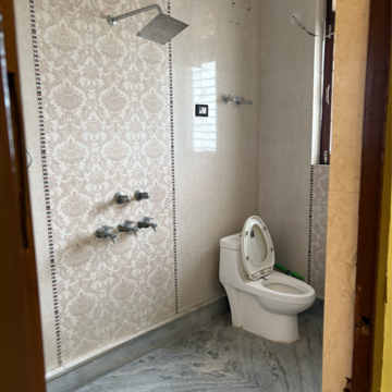 Attached Bathroom in 3 BHK Builder Floor at Sector 85 – for Rent