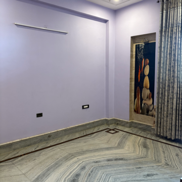 Bedroom in 3 BHK Builder Floor at Sector 85 – for Rent